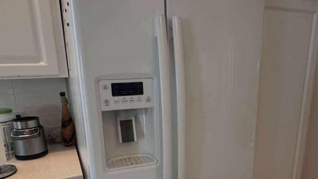 SRQ Appliance Repair: How to replace a refrigerator water filter